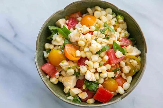 سلطة الذرة 