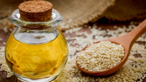 زيت السمسم الطبيعي