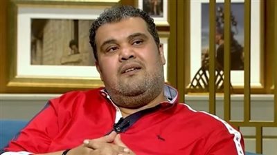 الفنان أحمد فتحي: 