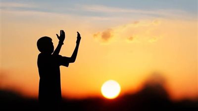 اللَّهُمَّ اهْدِنِي فِيهِ لِصَالِحِ الْأَعْمَالِ.. دعاء اليوم السابع عشر من رمضان