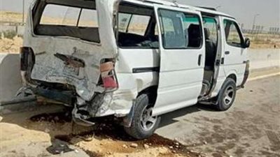 انقلاب سيارة ميكروباص يُصيب 4  أشخاص في العياط