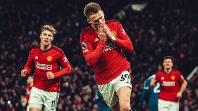 مانشستر يونايتد يعود للانتصارات بفوز علي تشيلسي