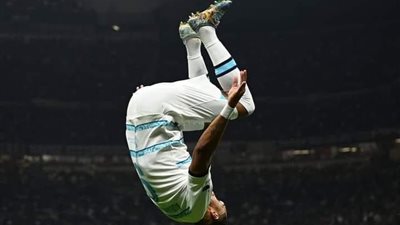 سيد الليل: أوباميانج يصنع الفارق ويقود مارسيليا للفوز الساحق على ليون