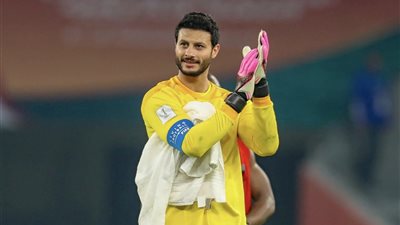 نجم الأهلي يتألق.. الشناوي الوحيد من داخل القارة في ترشيحات جوائز كاف