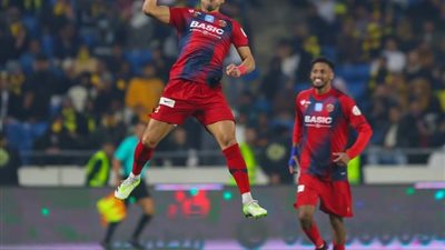 طارق حامد يقود ضمك للفوز على فريقه السابق