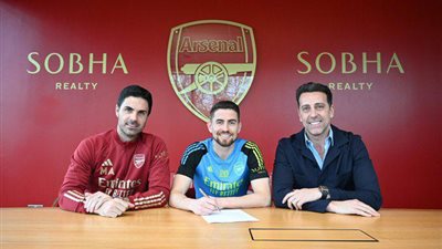 آرسنال يقرر تمتيد عقد جورجينيو لنهاية موسم 2025