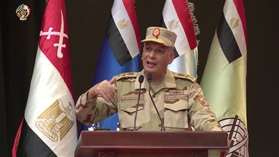 الفريق أول للقوات المسلحة يشهد الاستعداد القتالى لكلية القادة والأركان