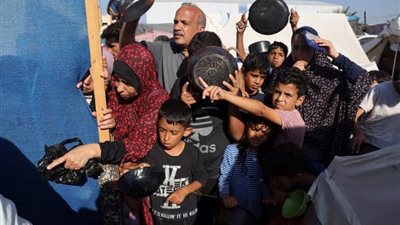 مفوض الأونروا: منع دخول المساعدات يتسبب في مجاعة بقطاع غزه