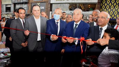وزير التموين ومحافظ القليوبية يفتتحان معرض 