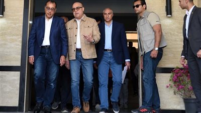 رئيس الوزراء يتفقد وحدات 