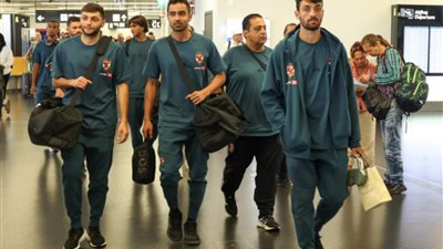 بعثة الأهلي في طريقها لمطار القاهرة استعدادًا للسوبر الإفريقي بالسعودية