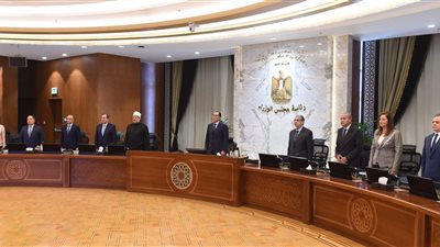 «مجلس الوزراء» يقف دقيقة حدادا على أرواح ضحايا المغرب وليبيا