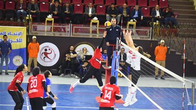 الأهلي للكرة الطائرة النسائية يتوج بلقب الدوري بعد فوز مثير على الزمالك