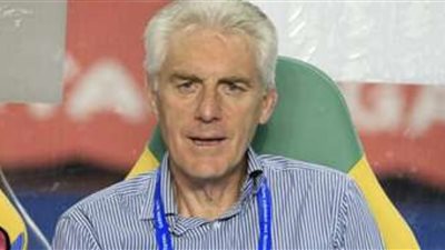 تجاوز الندم: كيف ينظر هوجو بروس إلى فترته القصيرة في الجزائر؟