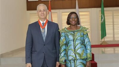 رئيس كوت ديفوار يودع السفير المصري بعد انتهاء مهمته في أبيدجان