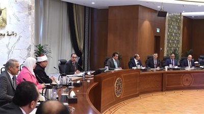 «مدبولي» يستعرض الاستعدادات اللازمة لموسم الحج المقبل