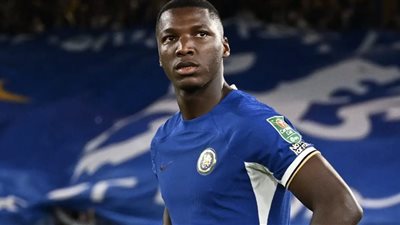 قصة الانتقال: كيف انقلبت مفاوضات كايسيدو وليڤربول رأسًا على عقب؟