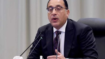 مدبولي يبدأ جولة فى عدد من المصانع بمدينة العاشر من رمضان