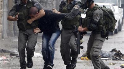 الاحتلال الإسرائيلي يعتقل 18 فلسطينيًا من الضفة الغربية