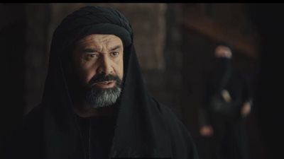 هل توافق الجارية آلينار على طريقة عقابها في حلقة الحشاشين