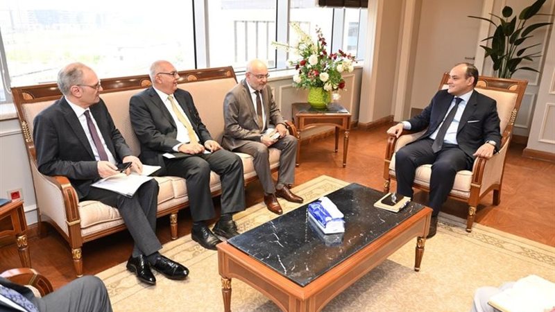 احمد سمير - وزير