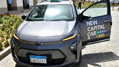 النقل تعلن موعد التشغيل التجريبي للسيارات الكهربائية في العاصمة