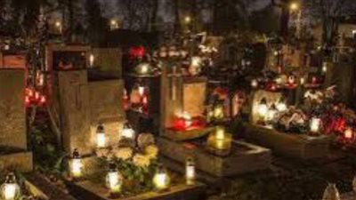 تقليب العظام .. أغرب التقاليد والعادات للإحتفاء بالموتي حول العالم