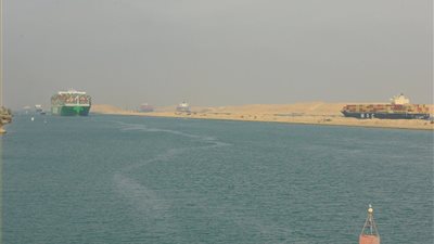 رئيس هيئة قناة السويس: نتابع عن كثب التوتر بالبحر الأحمر وتأثيره على حركة الملاحة