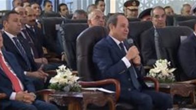 هدعمك تخلي المنتج المحلي يصل لـ 90%.. كلمة الرئيس السيسي لأحد عمال المصانع