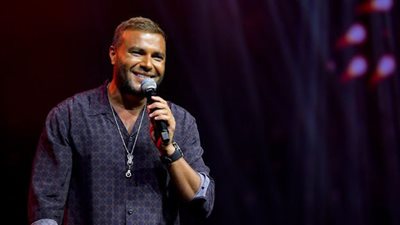 رامي صبري يتألق في حفل كامل العدد بالكويت