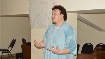 إنطلاق ورشة النقد الفني للدكتور محمد عيسي علي هامش 