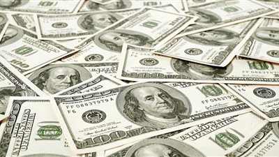 صعود وهبوط.. تقلبات سعر الدولار في البنوك المصرية اليوم