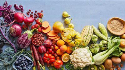 تباين أسعار الخضراوات والفاكهة بالأسواق التجارية