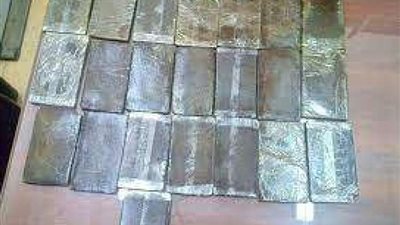 ضبط موظف علاقات عامة بحوزتة 24 طربة حشيش بالعاشر من رمضان