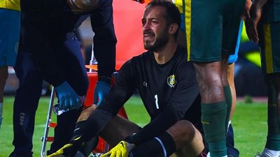 الإسماعيلي يعلن التشخيص الأولي لإصابة حارسه ويثير قلق جماهيره