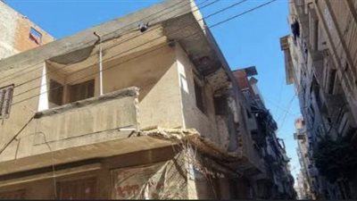 بالأسماء.. إصابة شخصين إثر انهيار بلكونة شقة في الجيزة