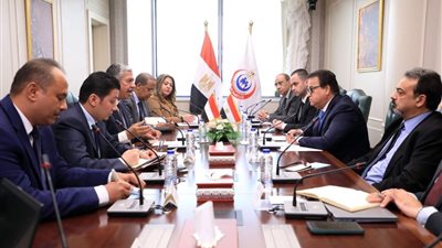 وزير الصحة يستعرض جهود مصر لتيسير إجراءات السياحة العلاجية