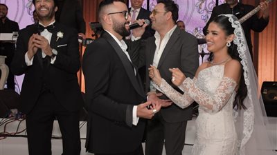 نجوم الفن يتألقون في حفل زفاف ابنة سامح يسري