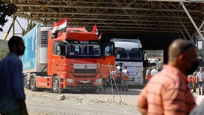 عبور 322 شاحنة مساعدات إنسانية خلال أيام رمضان إلى غزة