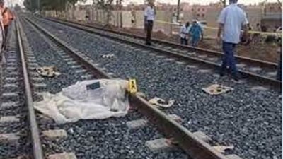 قطار يحول جثة ربة منزل لأشلاء في مزلقان البدرشين