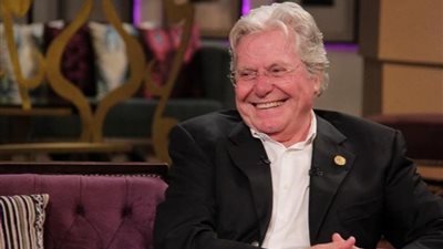 حقيقة تعرض الفنان حسين فهمي لوعكة صحية