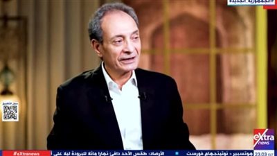 حسين حمودة يكشف عن مساحات خفية في التاريخ مثل 