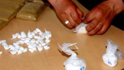 سقوط مقاول بحوزته مخدر الحشيش في ضربة أمنية بأسيوط