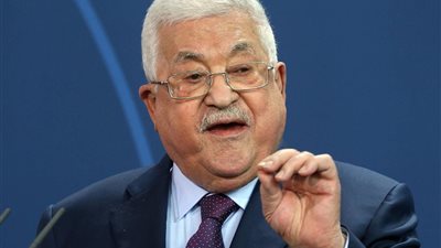 «عباس» يؤكد على حق الشعب الفلسطيني في الدفاع عن نفسه