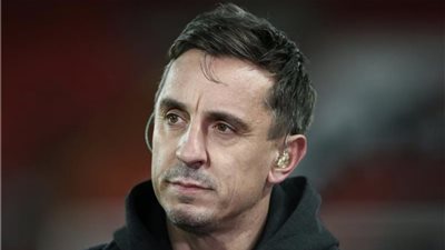 جاري نيفيل: لا الوم تين هاج أنا أشعر بالحزن من أجله