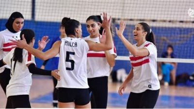 سيدات الزمالك يفوز علي سموحه ويحافظ علي الصداره في دوري الطائره