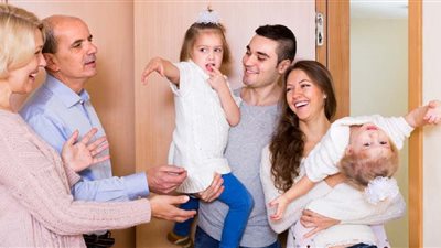 قواعد وإتيكيت لزيارة العائلة والأقارب في العيد