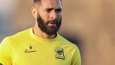 بنزيما: انا لست مهتم إلا بفريقي..وأرفض مقارنتي بمحرز