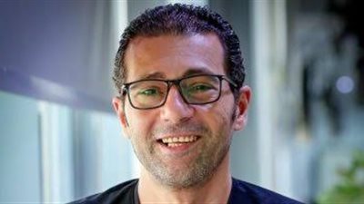 عبد الناصر يُدير ندوة 