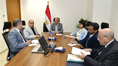 «سويلم» يتابع إجراءات الإعداد لأسبوع القاهرة السادس للمياه